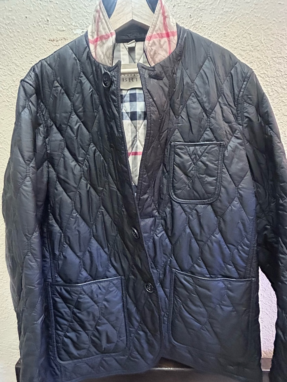 Burberry Black Quilted Lightweight Men's Barn Jacket.